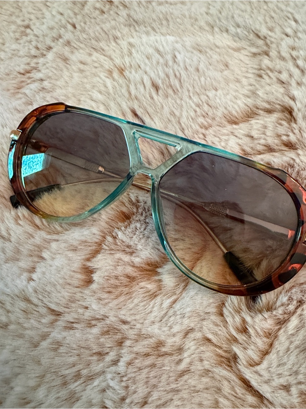 Aviator-Style Gradient Brown & Teal Women's Sunglasses